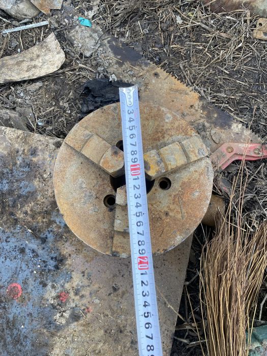 Патрон для токорного стонка