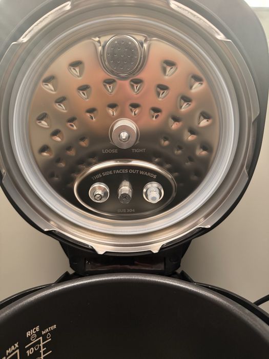 Aparat de gătit multifuncţional Philips Oală sub presiune universală