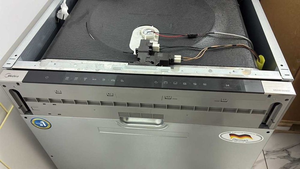 Посудомоечная машина Midea MDWB-6018TF