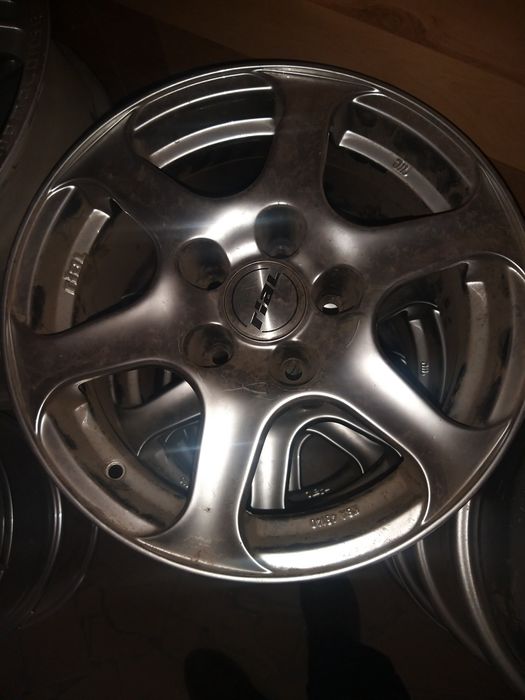 Продам диски и шины.