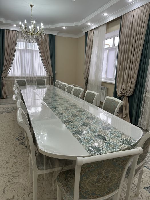 Продам стол без стульев