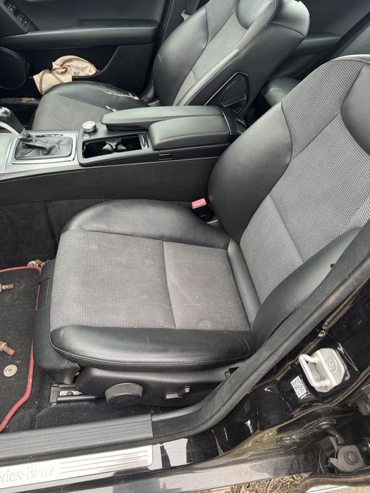Plafon negru scaune piele material interior mercedes c class w204