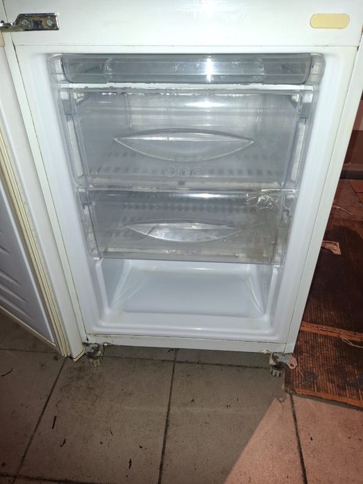 Продам холодильник лджи
