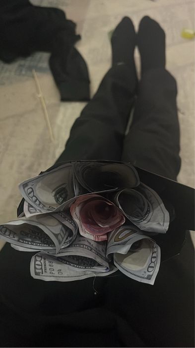 Ақшадан жасалған гүлдер  цветы из деньги