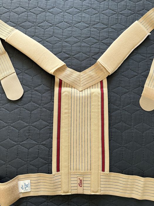 Магнитен колан за изправяне на гърба