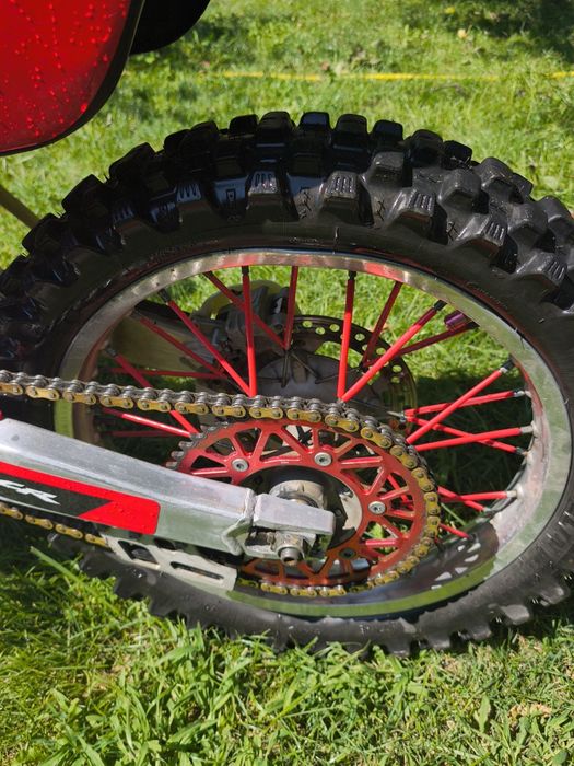 Продавам Honda cr250