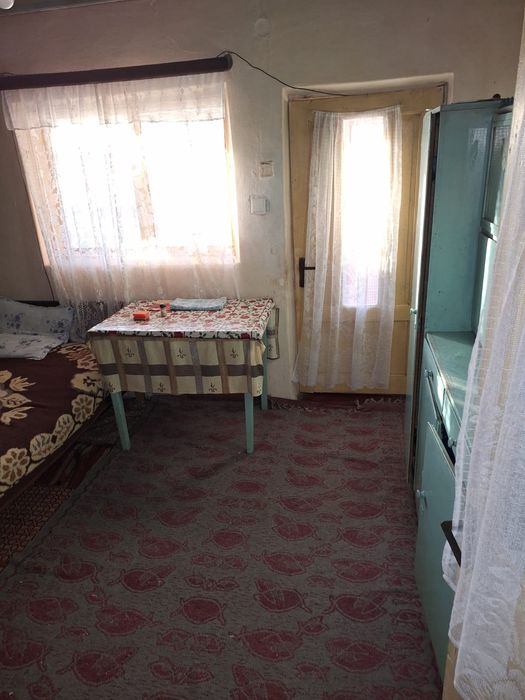 Vand casa in gruiu lipia cu teren de 900 mp la strada asfaltata  toate