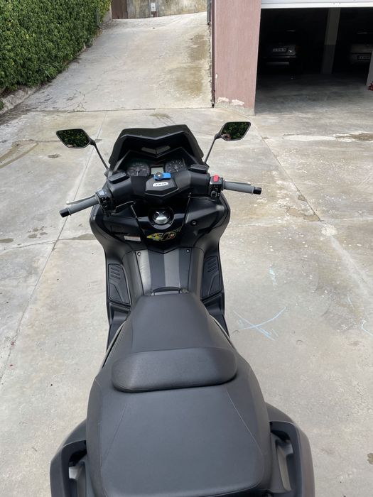 Скутер Yamaha T-max
