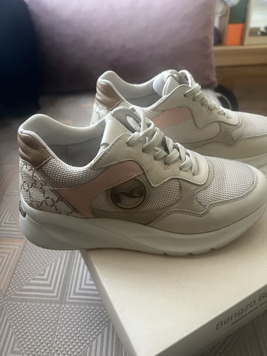 Фирменый италия  кроосовки 36 р