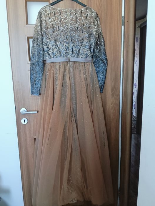 Vând rochiță nașa!