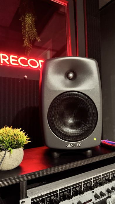 Студийные мониторы Genelec 8040