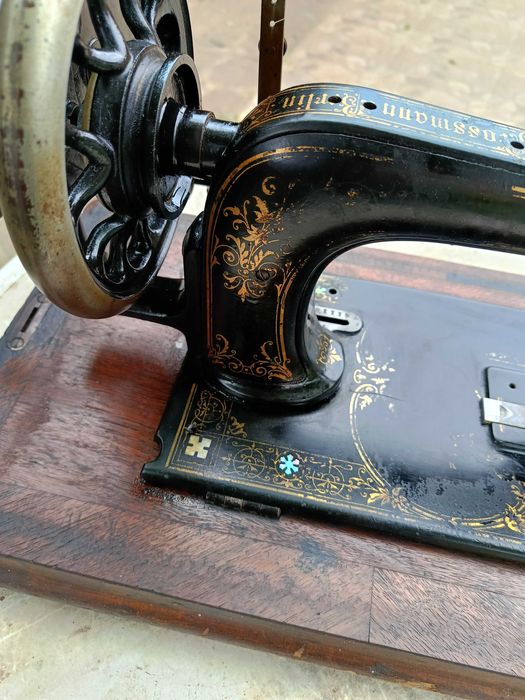 Стара немска шевна машна