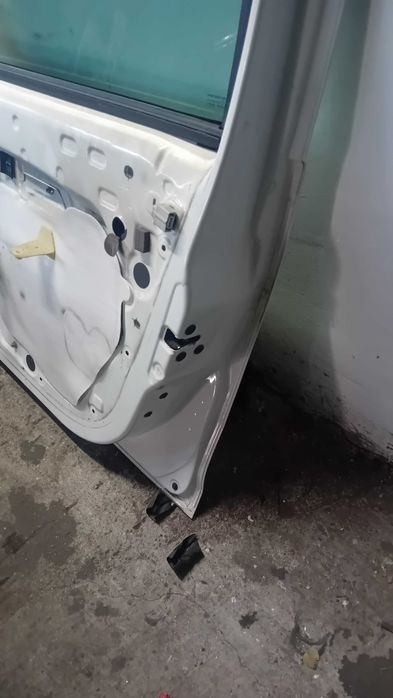 Usa dreapta fata Dacia Logan MCV din 2014 completa fara oglinda