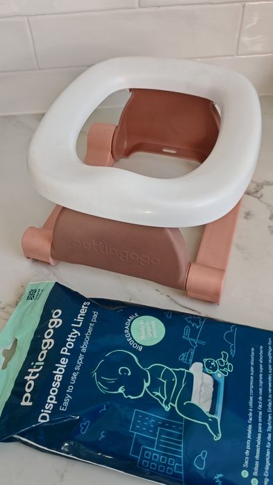 Преносимо гърне Pottiagogo Pink + подарък пакет сменяеми торбички