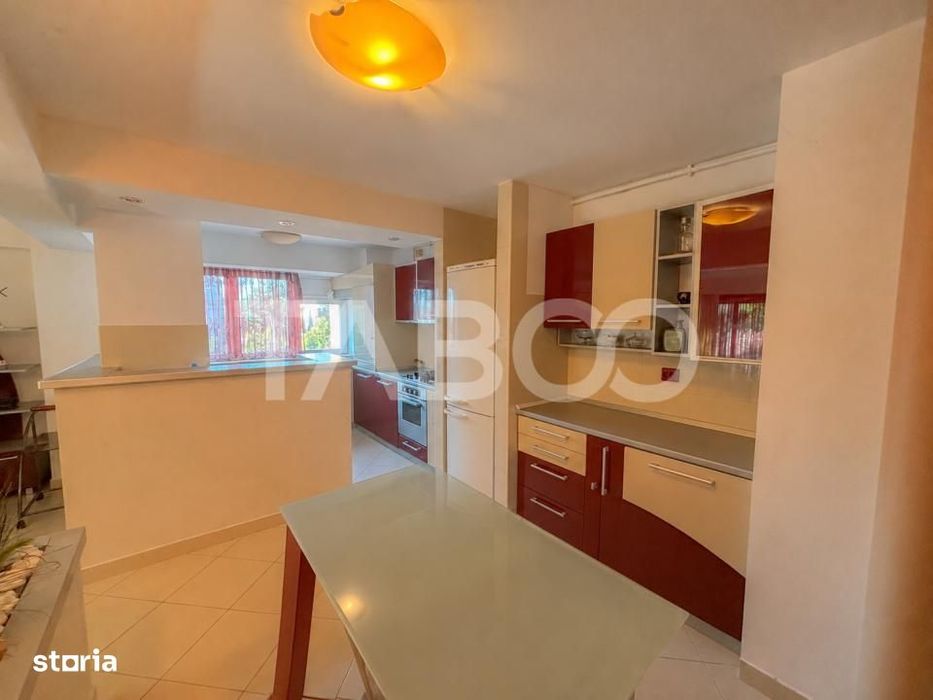 Apartament 4 camere de inchiriat in Piata Cipariu Centru