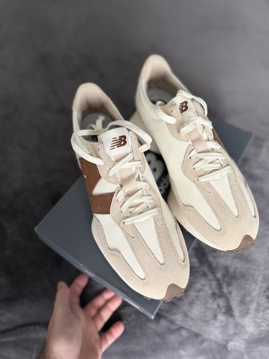New Balance 327 bej/crem cu logo maro marimea 44.5 noi originali