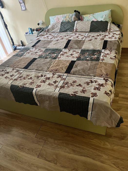 Спалня без матрак