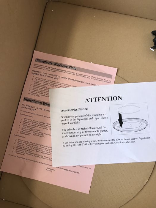 Грамофон ION чисто нов 33/45 оборота