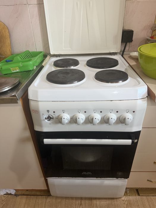 Продам электроплиту Ava