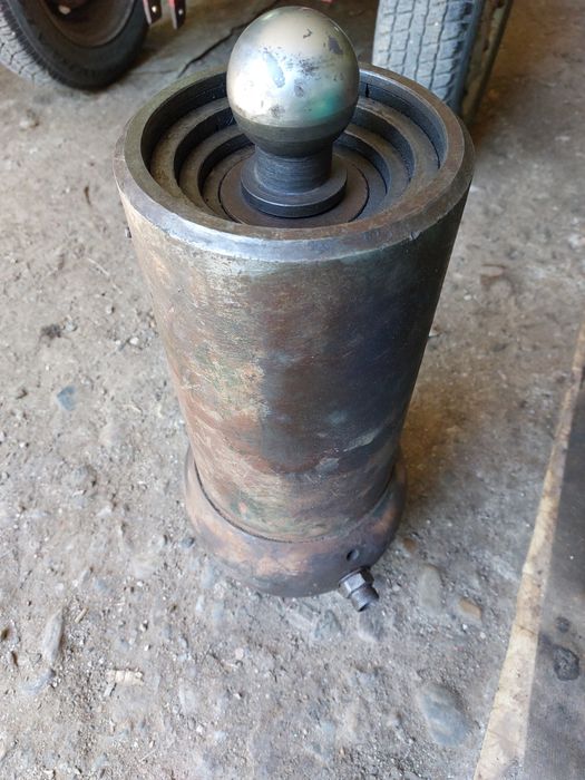 Vând cilindru basculare man ,raba ..