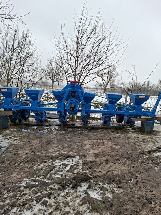 Vând semănătoare SPC6