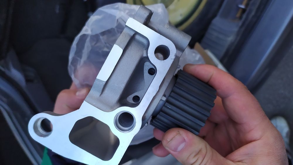 Водна помпа- дизел, за Мазда 6