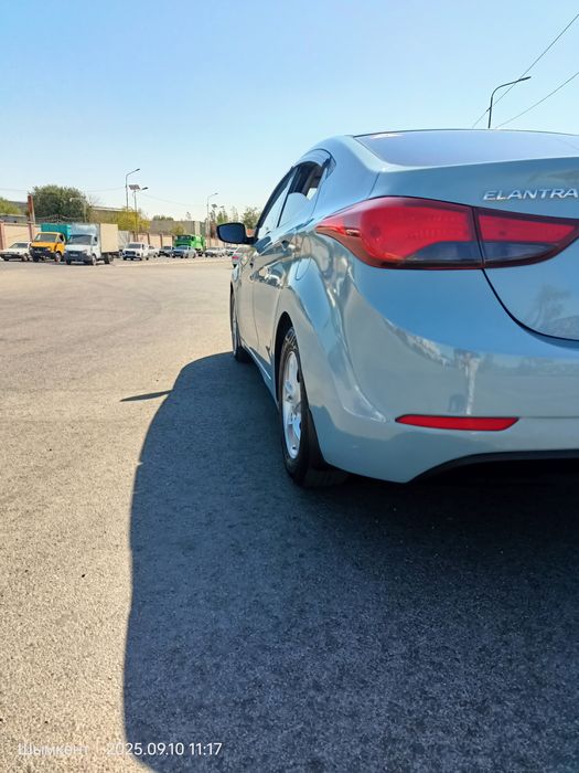 Hyundai Elantra  2015