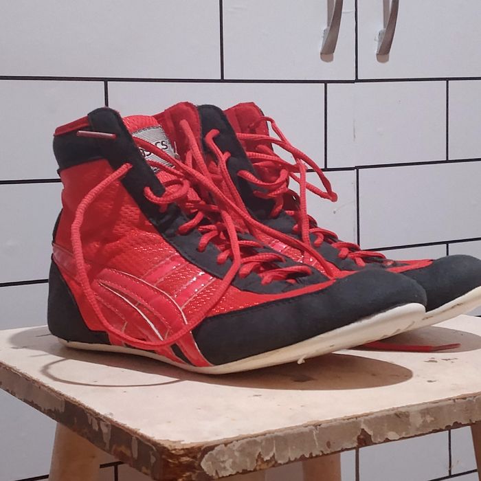 Продам борцовеи ASICS  original