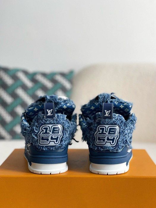 Adidasi Louis Vuitton