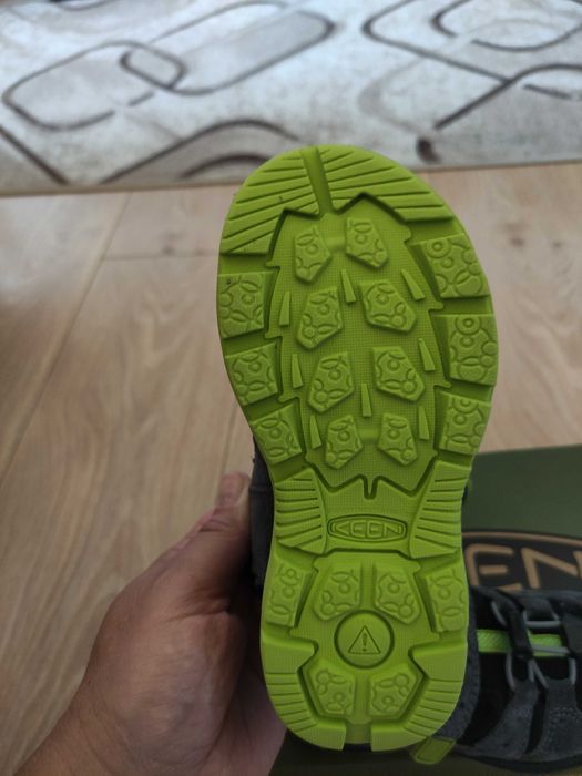 Детски сандали Кееn