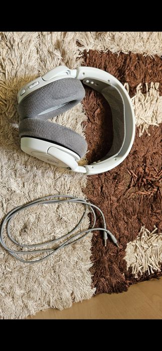 Casti gaming Steelseries Arctic Nova 1