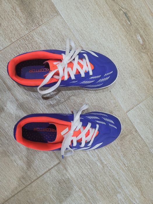 Футболни обувки-стоножки Adidas Predator