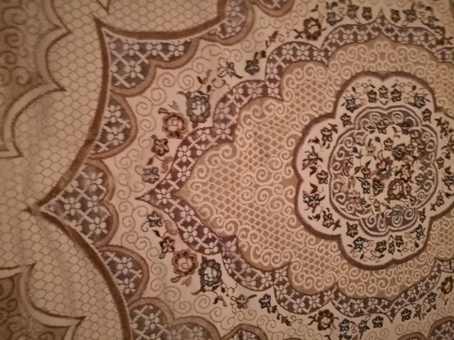 Ковер. Продам. Размер 2 на 3 метра.