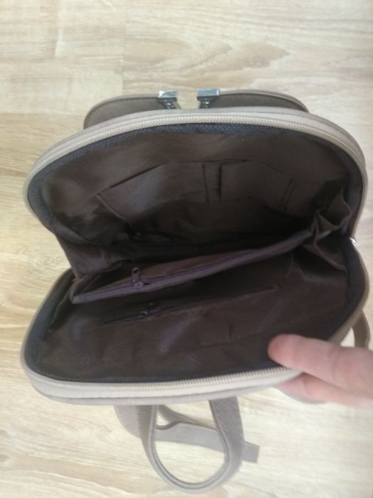 Кожена раничка-V