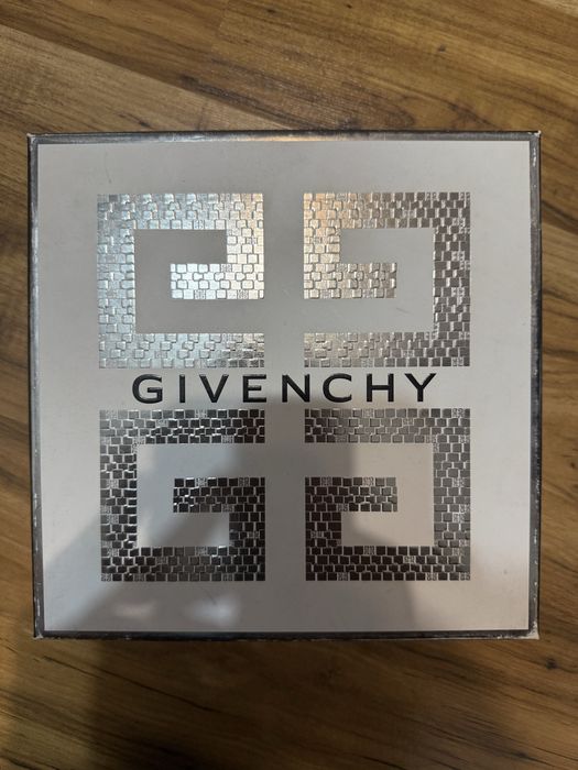 Продам мудские духи Givenchy Gentleman