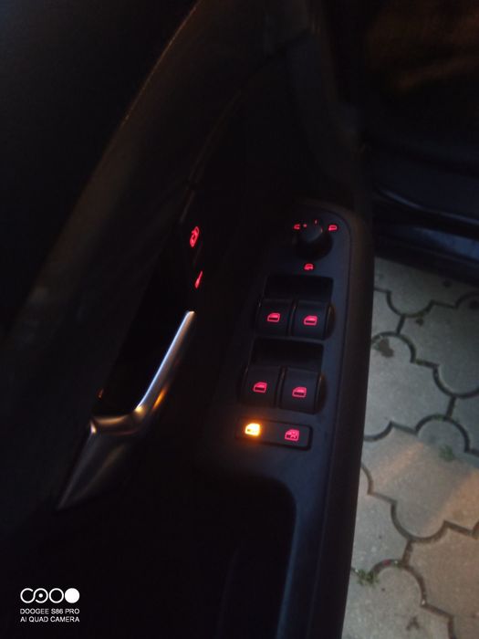 Vand sau schimb SEAT EXEO  2.0