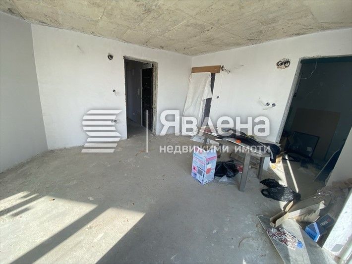 Продава се Тристаен апартамент в Варна, м-т Траката - 96 кв.м за 2480 €/кв.м - Снимка #3