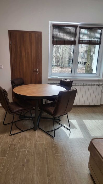 Отдавам 2стаен обзаведен лукс топ център