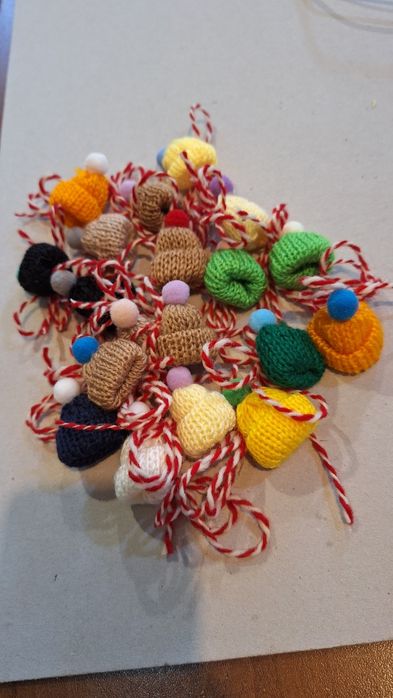 Продавам мартеници