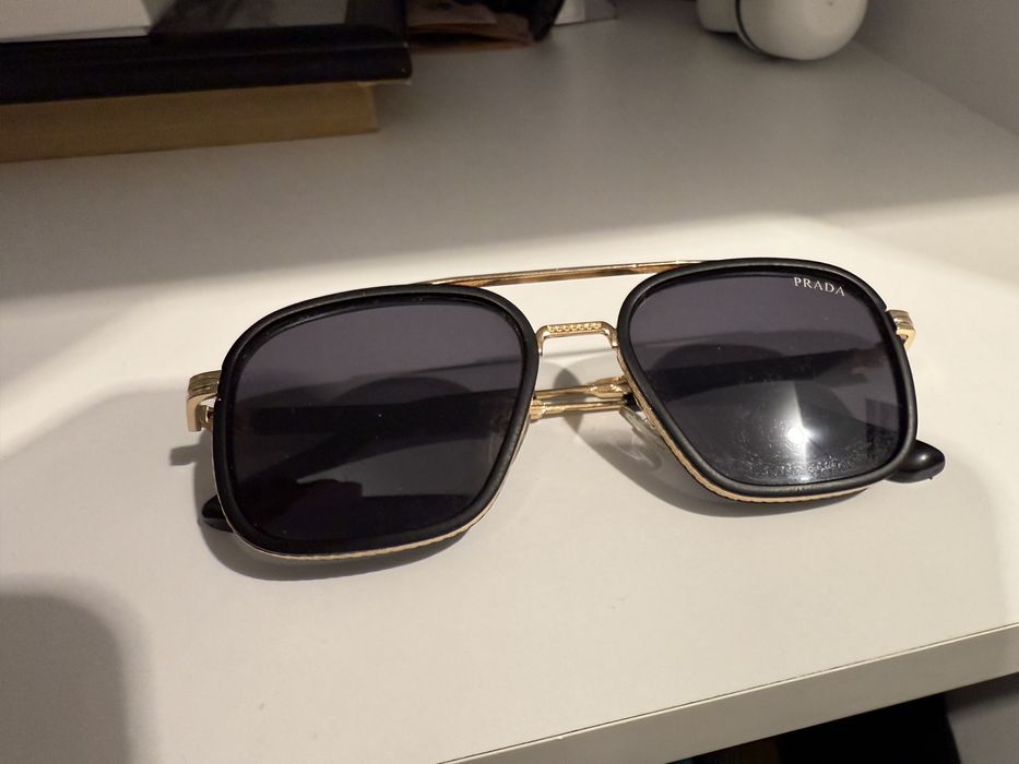 Ochelari de soare prada