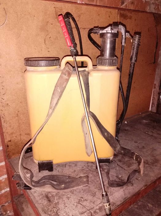 Ръчна бутална пръскачка