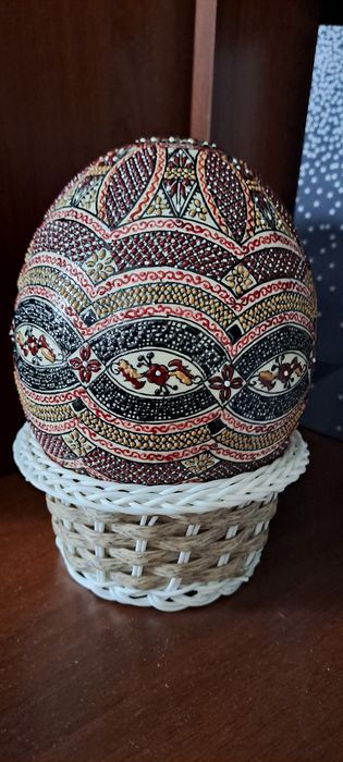 Ouă de struț incondeiate