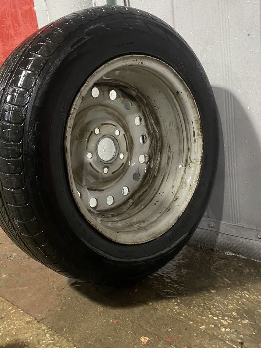 Продам комплект резины с дисками