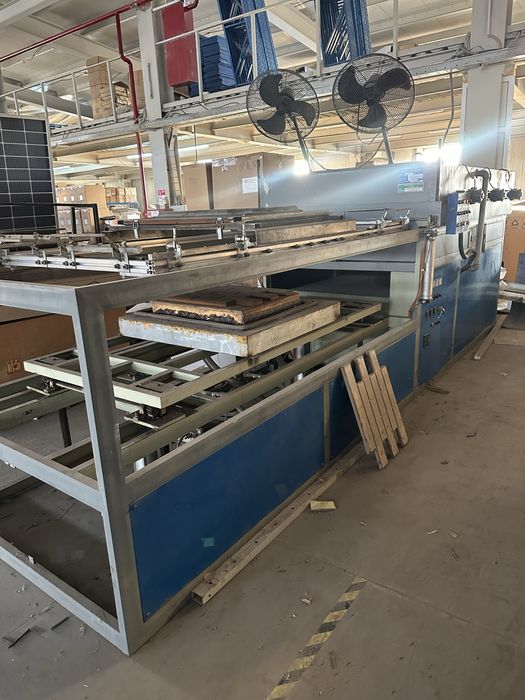 Вакуумно Формовочный станок