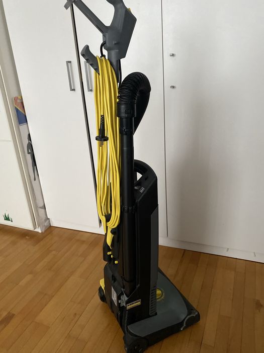 Aspirator vertical Kaercher CV30/1