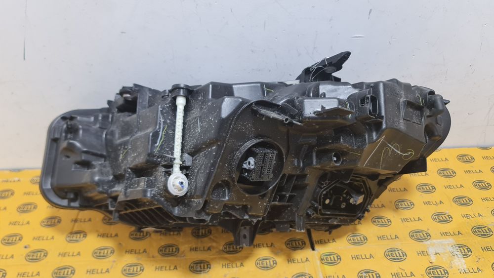 Far dreapta full led BMW 3 G20 G21 LCI facelift 5A1A352 avariat