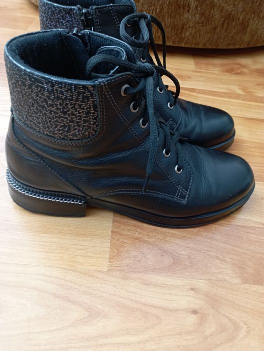 Дамски боти от естествена кожа