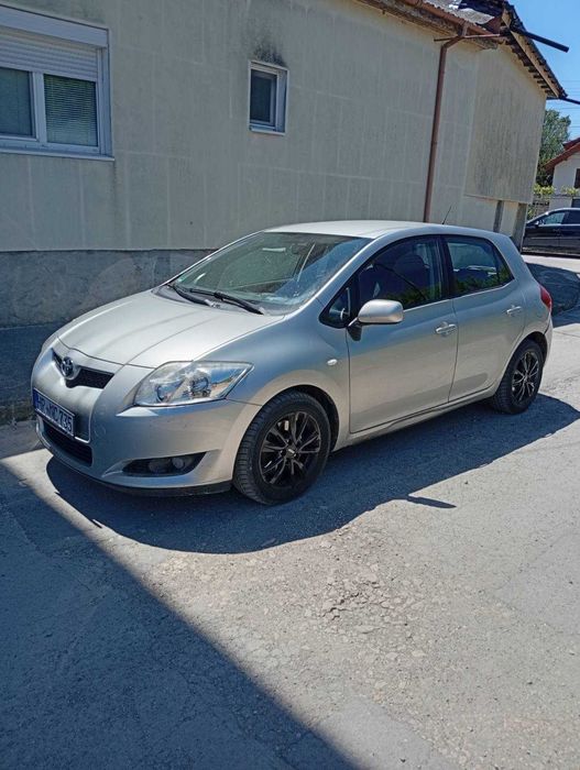 Toyota Auris Внос