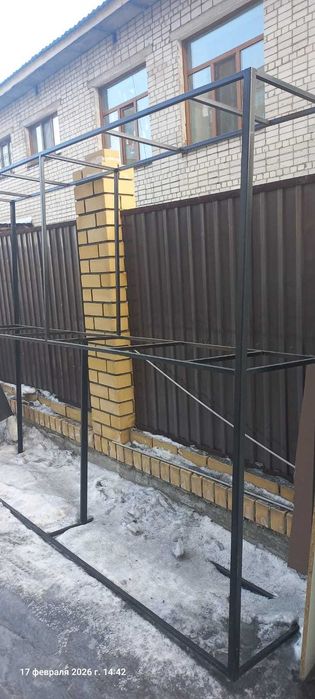 стойка для вещей  в бутик