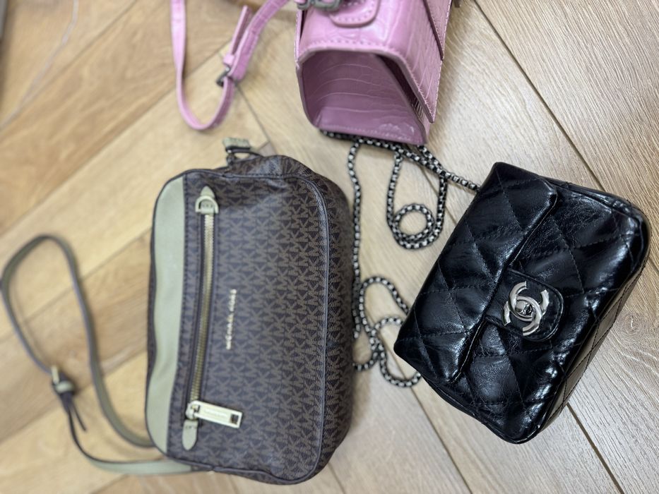 Продаю сумочки новые